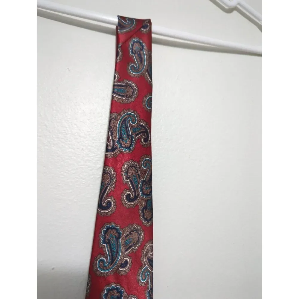 The‎ Men's Store Red Paisley Polyester Necktie Made in USA Vintage Style Tie